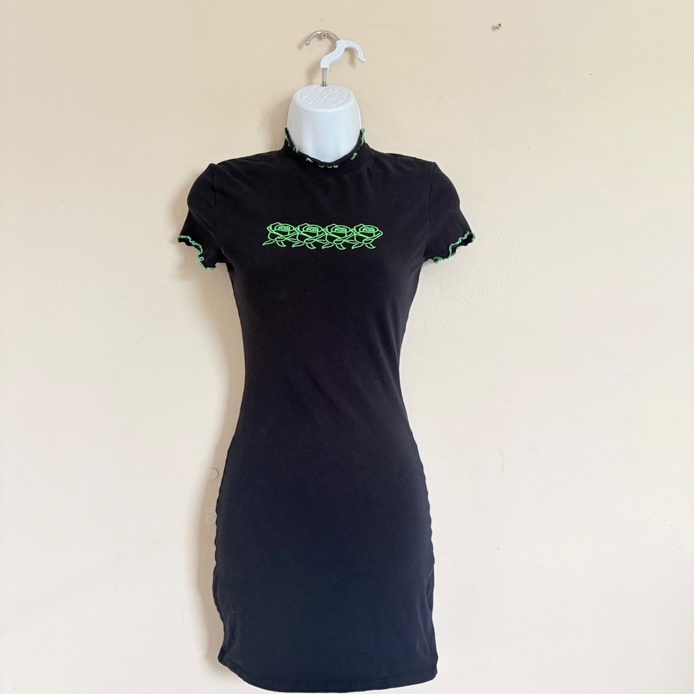 A.Lab Zumiez Blak Bodycon Neon Green Rose Print Ruffle Neck Mini Dress XS - Picture 15 of 16